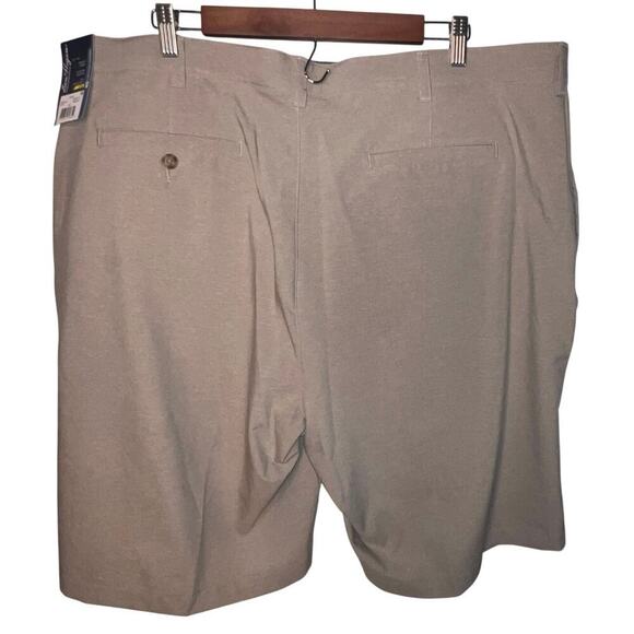 Ben Hogan men’s 44 UPF 50 stretch moisture wicking performance golf shorts NEW - Picture 2 of 6